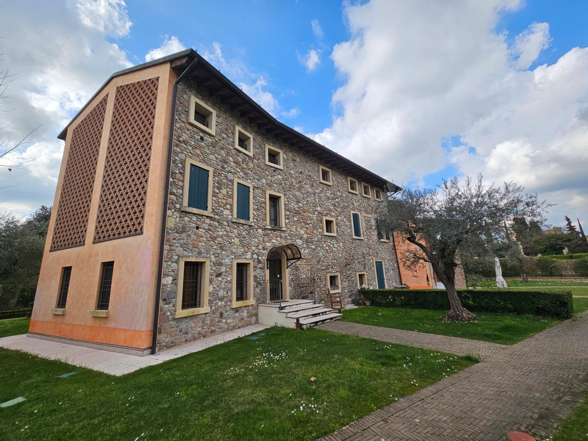 Corte La Guarnigione Apartment *